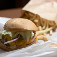 BURGER JOINT – Melhor hambúrgueria de NY em SP!