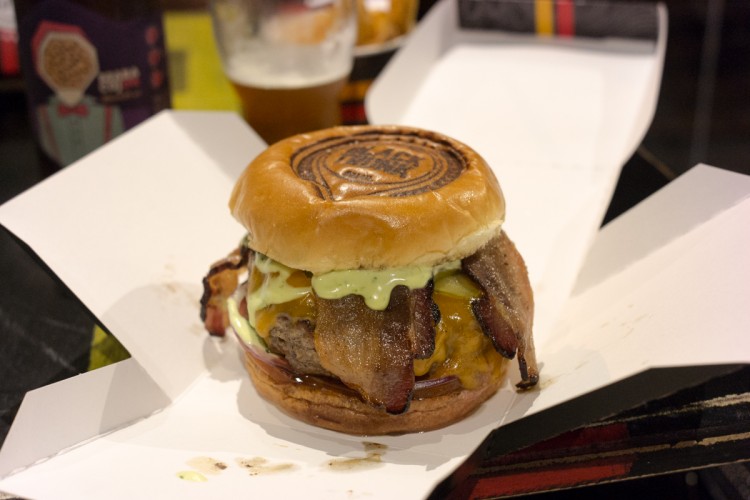 BLACK TRUNK BRASIL – Excelentes hambúrgueres na Mooca!